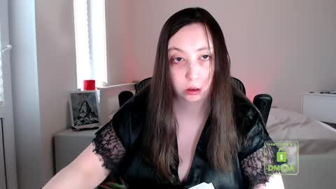 Snapshot of hot_and_pretty chatting on April 5, 3:09 pm Lila online show from April 5, 3:09 pm