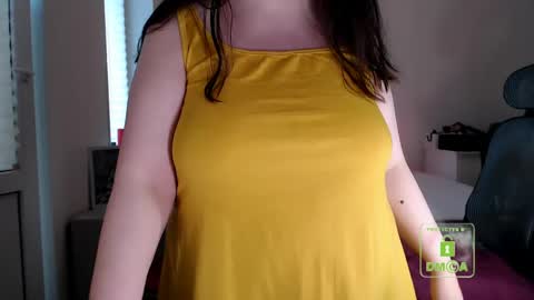 Snapshot of hot_and_pretty chatting on April 22, 3:13 pm Lila online show from April 22, 3:13 pm