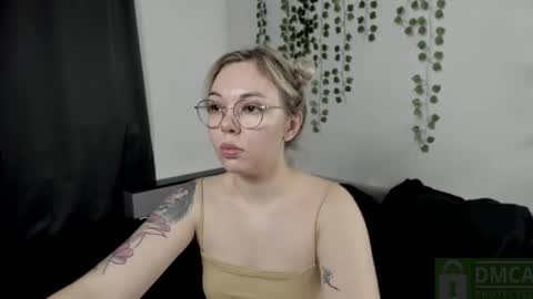   online show from October 4, 6:50 pm