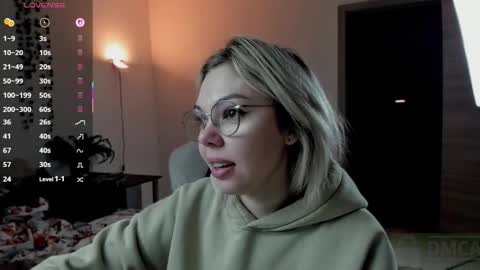   online show from October 15, 8:53 pm