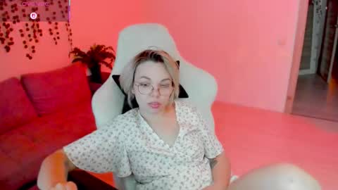   online show from November 4, 3:11 pm