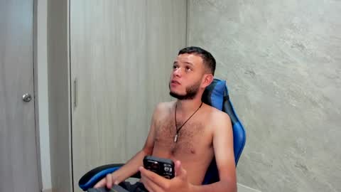 hot bad boy69 online show from April 27, 7:56 pm