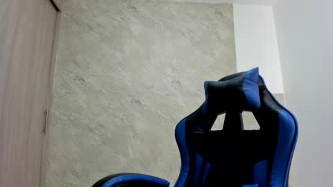 hot bad boy69 online show from May 5, 8:39 pm