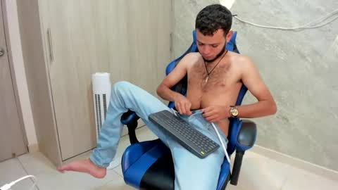 hot bad boy69 online show from July 10, 8:55 pm