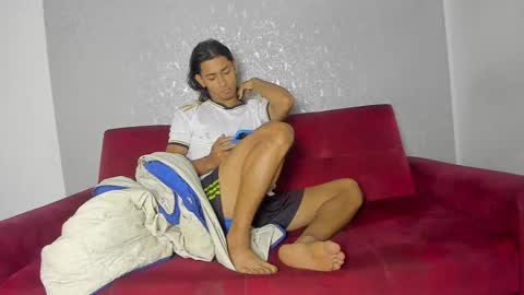 WILLY-JULIAN-GEORGE-YAYO-THIAGO-MOD HADES online show from September 30, 3:11 am