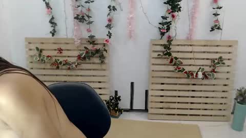 Snapshot of hot_chelly chatting on April 8, 11:27 pm hot_chelly online show from April 8, 11:27 pm
