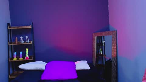 hot chocolate 4u online show from February 4, 12:00 pm