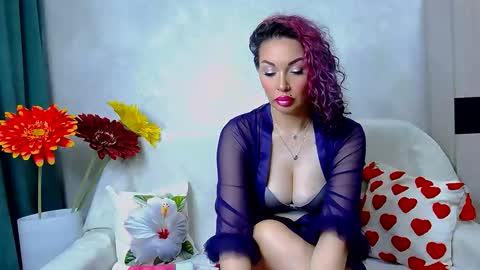 Snapshot of hot_darina chatting on March 26, 3:01 am Darina online show from March 26, 3:01 am