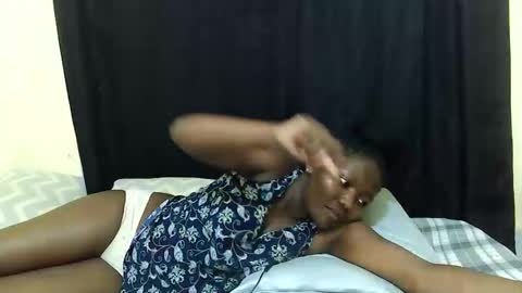 Milly online show from December 3, 7:01 pm