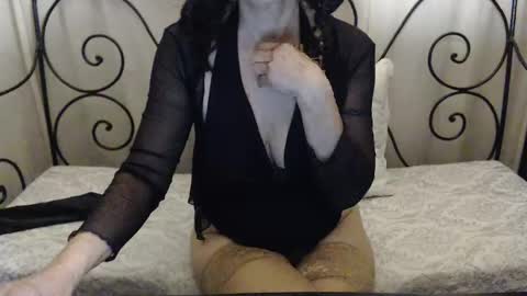 Snapshot of hot_dina chatting on February 22, 8:29 am Dina online show from February 22, 8:29 am