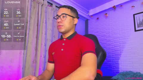 Snapshot of hot_dreams_x chatting on January 22, 1:32 pm hot_dreams_x online show from January 22, 1:32 pm