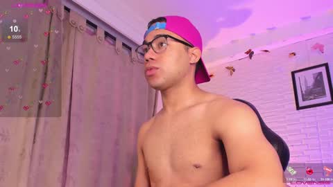 Snapshot of hot_dreams_x chatting on February 1, 10:48 am hot_dreams_x online show from February 1, 10:48 am