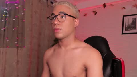 Snapshot of hot_dreams_x chatting on February 11, 4:46 pm hot_dreams_x online show from February 11, 4:46 pm