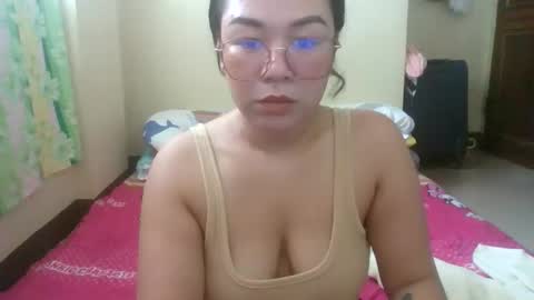 Snapshot of hot_emma1112 chatting on May 30, 1:25 am hot_emma1112 online show from May 30, 1:25 am