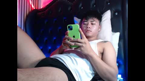 hot_emmanuel online show from February 2, 2:43 am