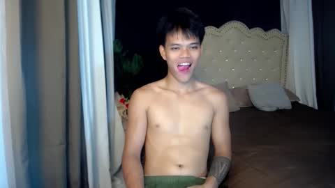 Snapshot of hot_fucker_ chatting on October 22, 11:21 am hot_fucker_ online show from October 22, 11:21 am