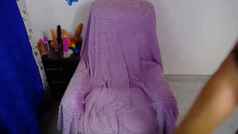 angie online show from December 5, 8:49 pm