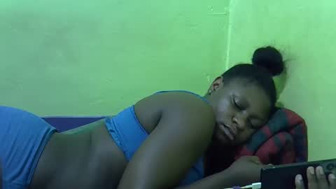 Snapshot of hot_girlly chatting on November 30, 6:39 am hot_girlly online show from November 30, 6:39 am