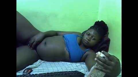 hot_girlly online show from December 18, 6:19 am