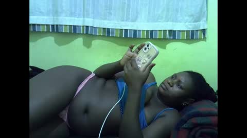 hot_girlly online show from February 28, 7:37 pm