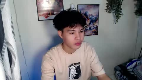 Snapshot of hot_kisser19 chatting on April 1, 12:06 pm mark online show from April 1, 12:06 pm