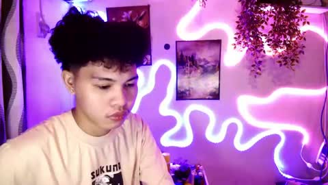 Snapshot of hot_kisser19 chatting on July 12, 1:07 am mark online show from July 12, 1:07 am