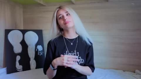 hot_kittie_hot online show from June 19, 9:57 am