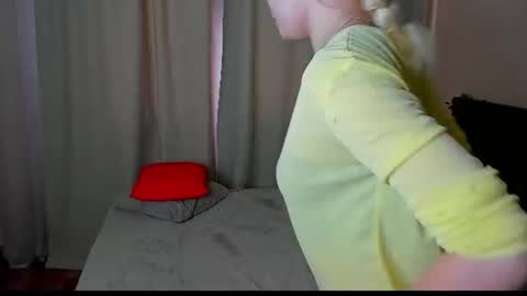 hot_kittie_hot online show from June 30, 5:19 am