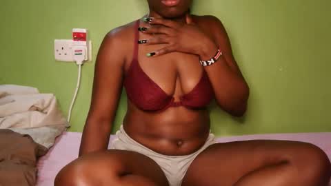 hot_latifah online show from November 9, 12:20 am