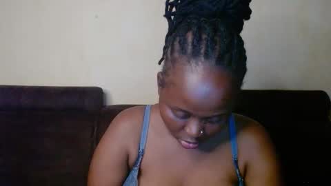 Linah online show from November 17, 10:37 pm