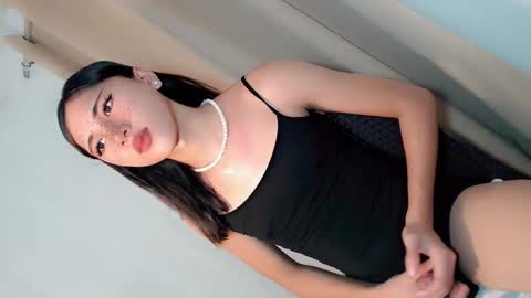 hot_little_angel18 online show from June 8, 2:12 am