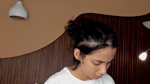 Alana online show from December 4, 9:35 pm