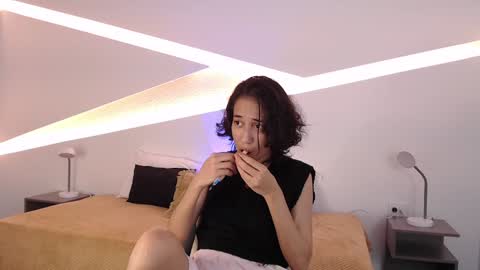 Alana online show from December 21, 9:15 pm