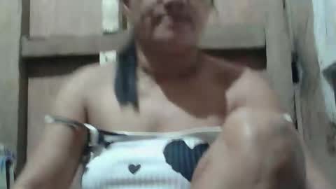 Snapshot of hot_mama09 chatting on February 24, 1:36 am hotmama online show from February 24, 1:36 am