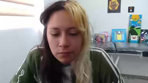 Mia online show from September 20, 3:02 pm