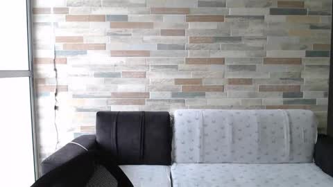 Mia online show from October 4, 1:42 pm