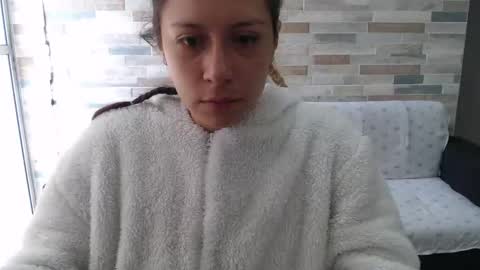 Mia online show from October 7, 2:14 pm