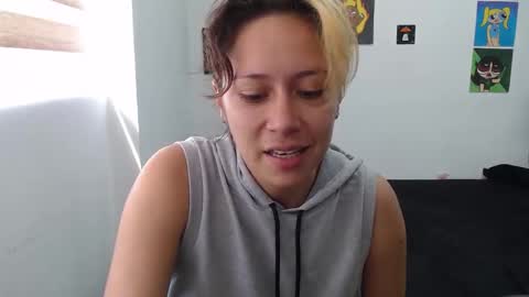 Mia online show from October 19, 2:50 pm