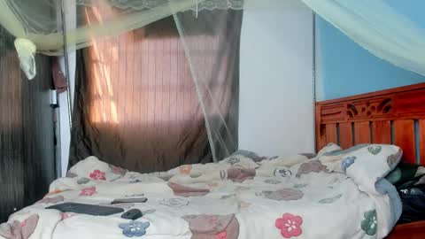 hot_moxie online show from October 2, 4:08 am