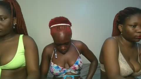 Hot petite online show from November 6, 7:04 pm