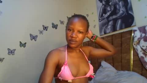 Snapshot of hot_petite100 chatting on June 17, 2:25 am hot petite100 online show from June 17, 2:25 am