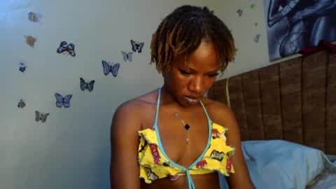 Snapshot of hot_petite100 chatting on June 22, 11:40 am hot petite100 online show from June 22, 11:40 am