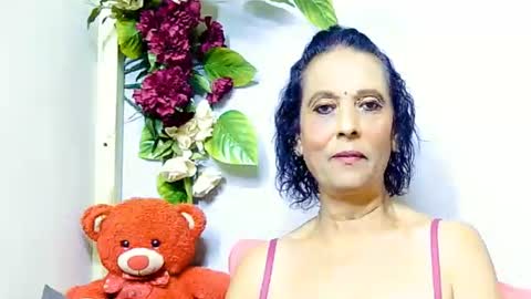 hot queen online show from June 10, 5:12 pm