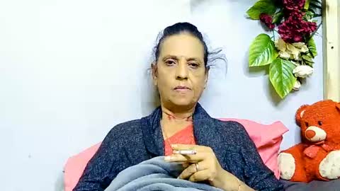hot queen online show from June 14, 5:09 am