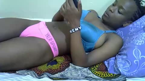 Snapshot of hot_rinah chatting on May 4, 1:12 am Hot rinah online show from May 4, 1:12 am