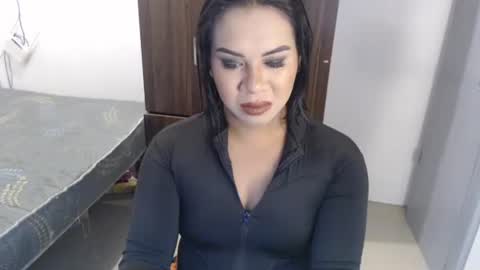 roxanne online show from April 26, 3:42 pm