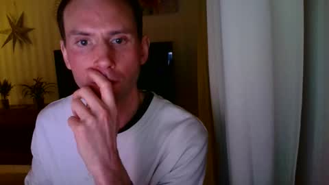 hot_saucer online show from February 14, 6:04 pm