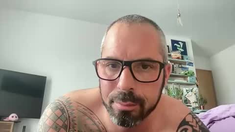 letmedoo2 online show from March 29, 11:43 am