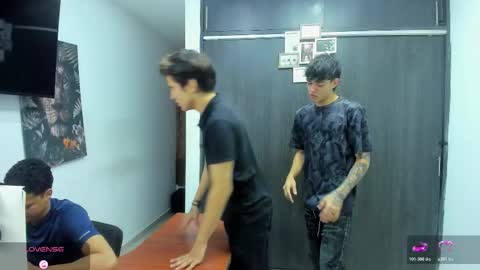 Vanesa Oliver and Andrew online show from January 17, 11:48 am