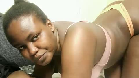 Snapshot of hot_sexxy_bitch chatting on March 11, 4:18 am Brendah online show from March 11, 4:18 am